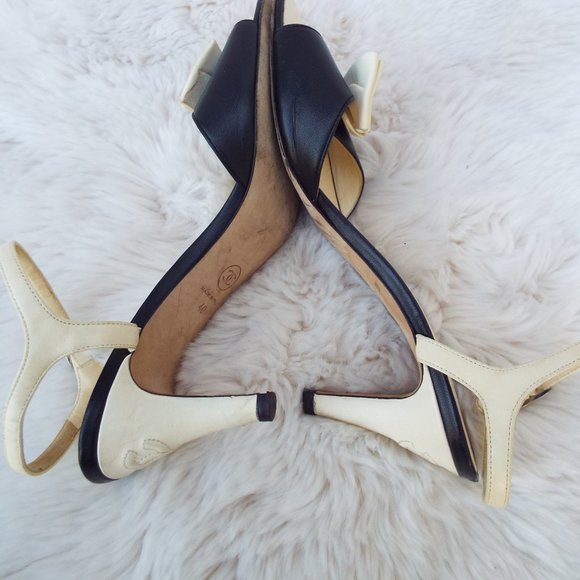 Vintage Chanel Bi-Color Ankle Buckle Sandals - Picture 5 of 16